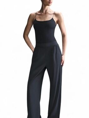 Nike Women's Dri-FIT High-Waisted Loose Wide-Leg Pants
